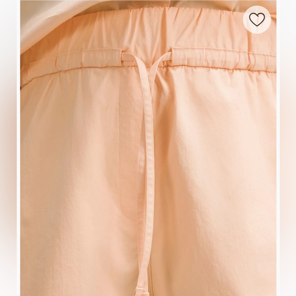 Lululemon Cinchable Waist High-Rise Woven Short 3.5" - Picture 2 of 6